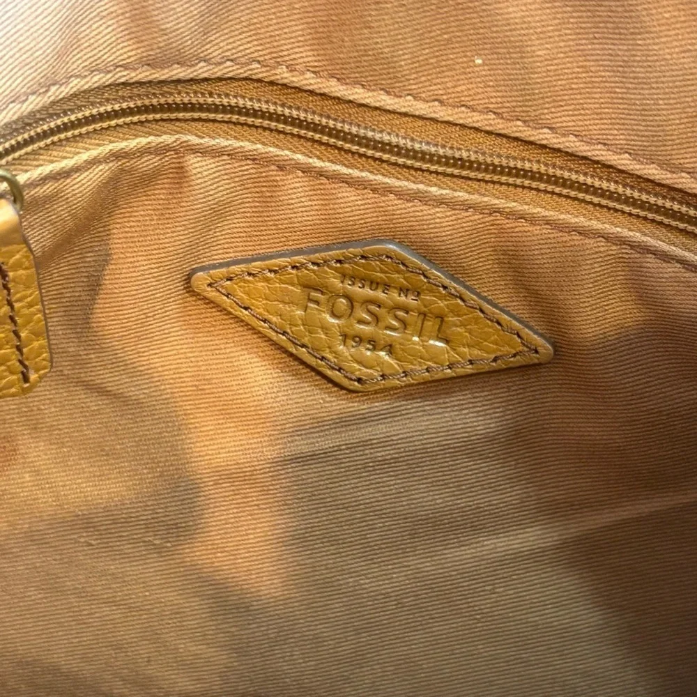 Fossil classic versatile